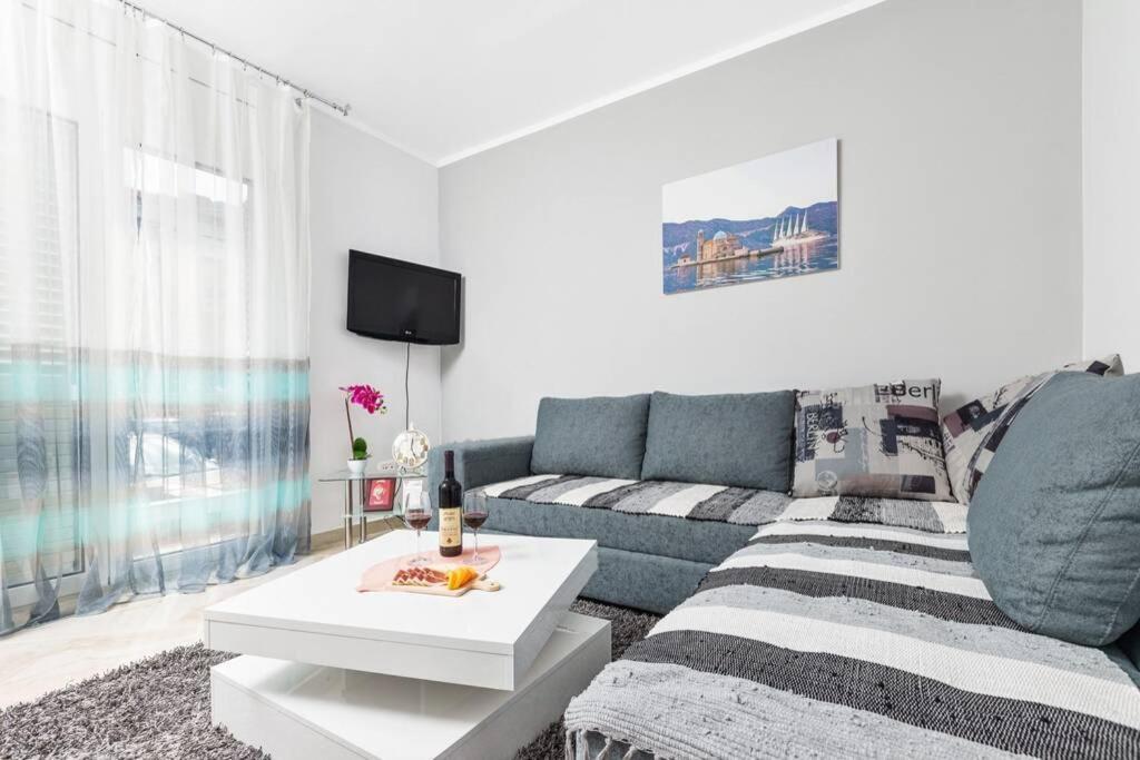 Apartment Milos Котор Екстериор снимка
