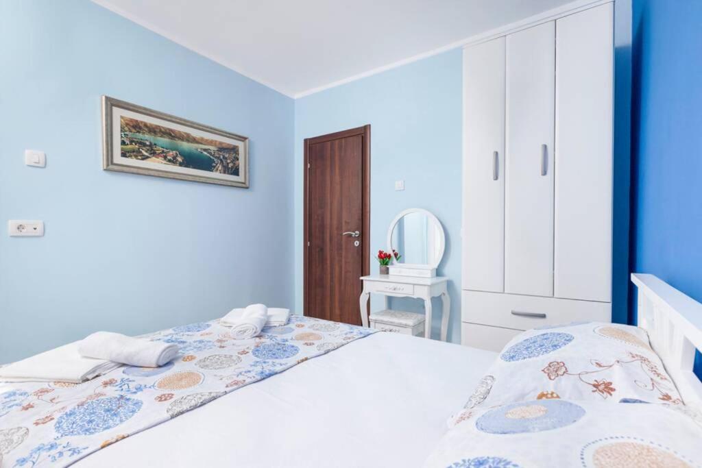 Apartment Milos Котор Екстериор снимка